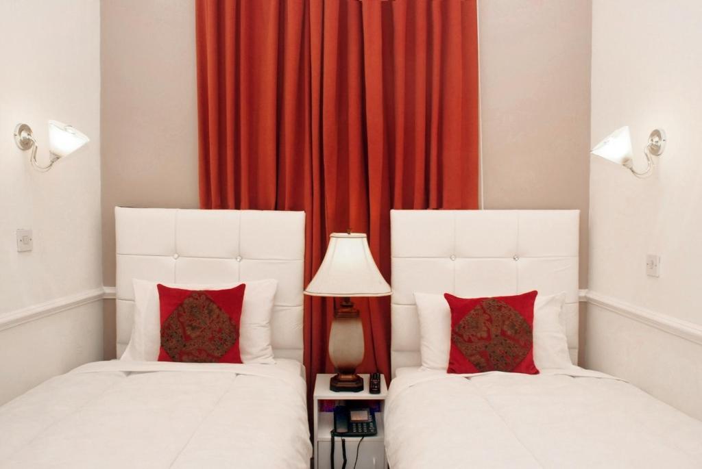 Classic Hyde Park Hotel London Room photo