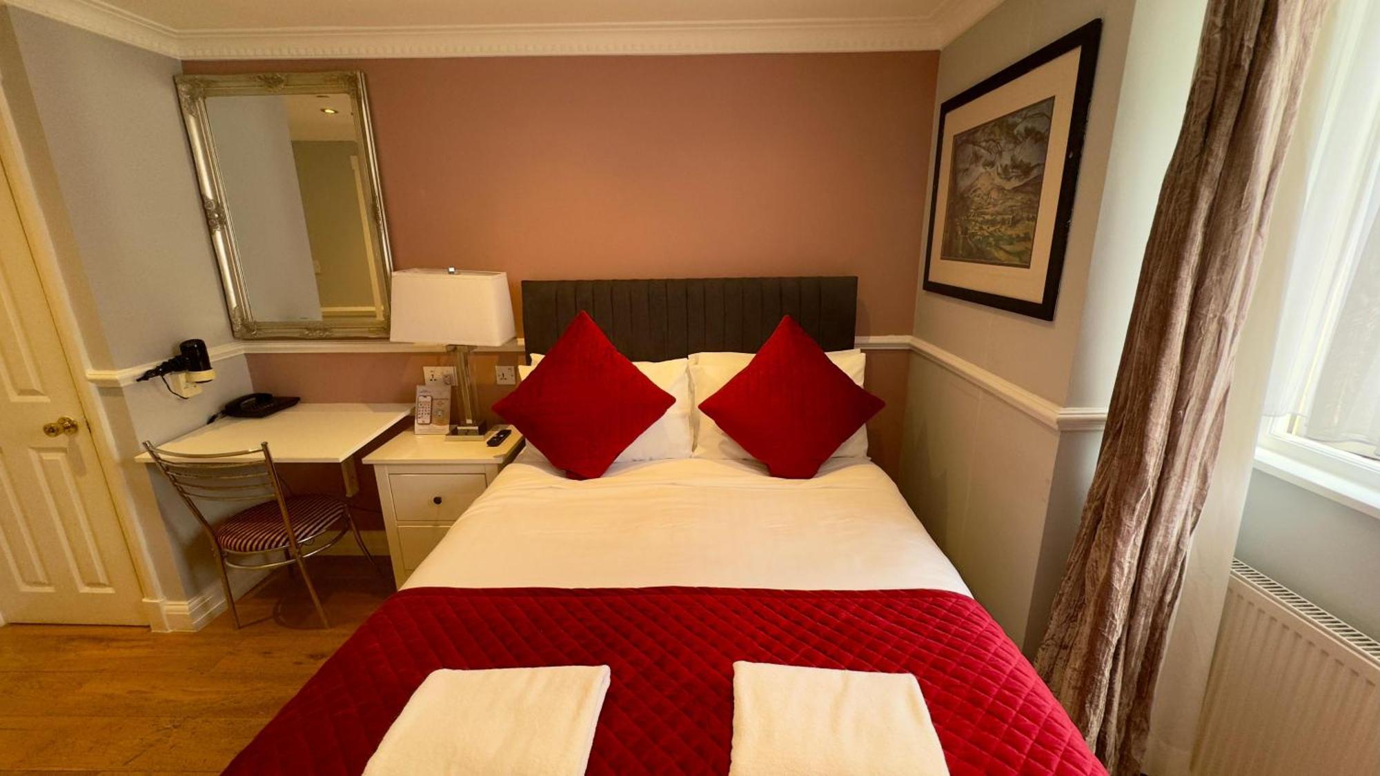 Classic Hyde Park Hotel London Exterior photo