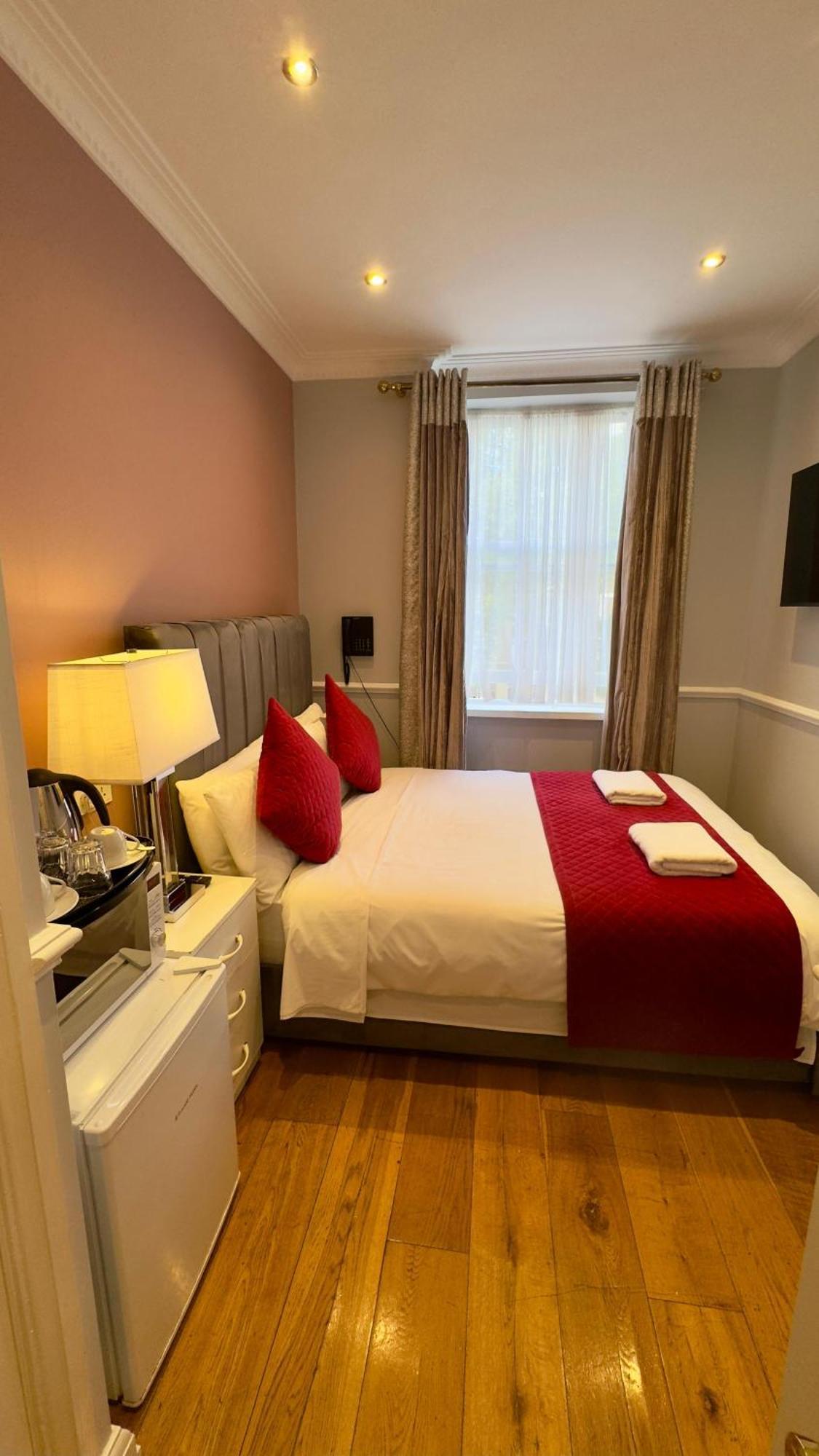 Classic Hyde Park Hotel London Exterior photo